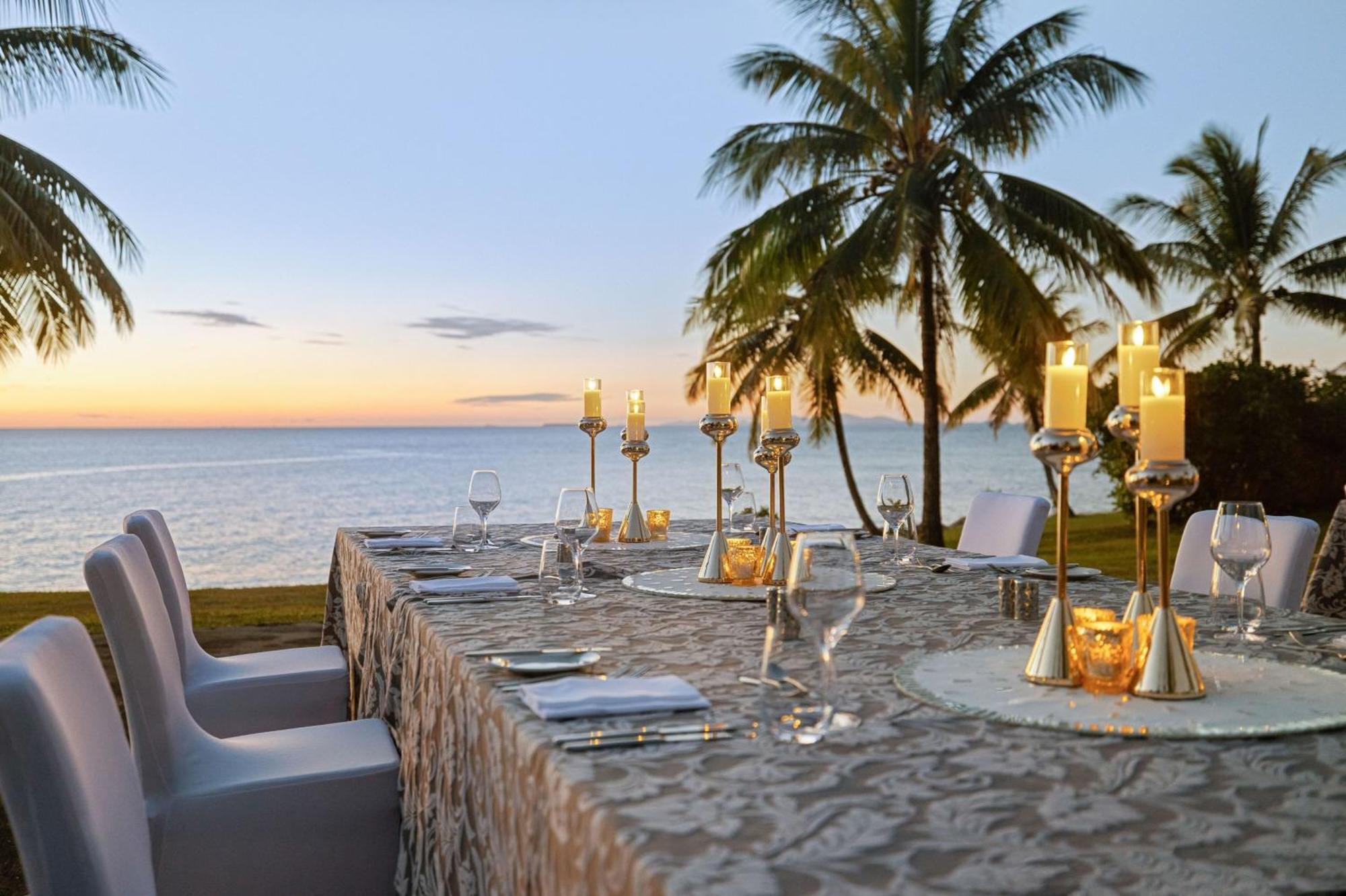 Fiji Marriott Resort Momi Bay Zewnętrze zdjęcie The Beachfront Restaurant
