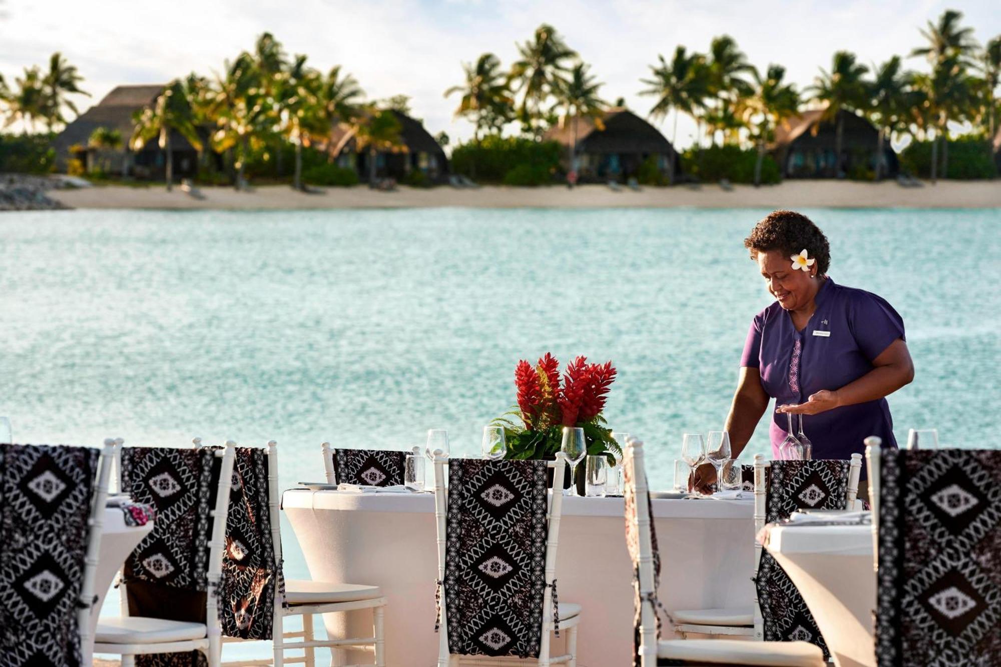 Fiji Marriott Resort Momi Bay Zewnętrze zdjęcie A restaurant at the resort